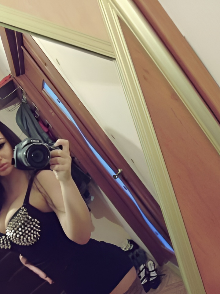 Дарина привлекальеная девушка из Тамань цена от 10000 руб