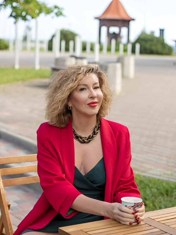 Олеся привлекальеная девушка из Тамань цена от 10000 руб