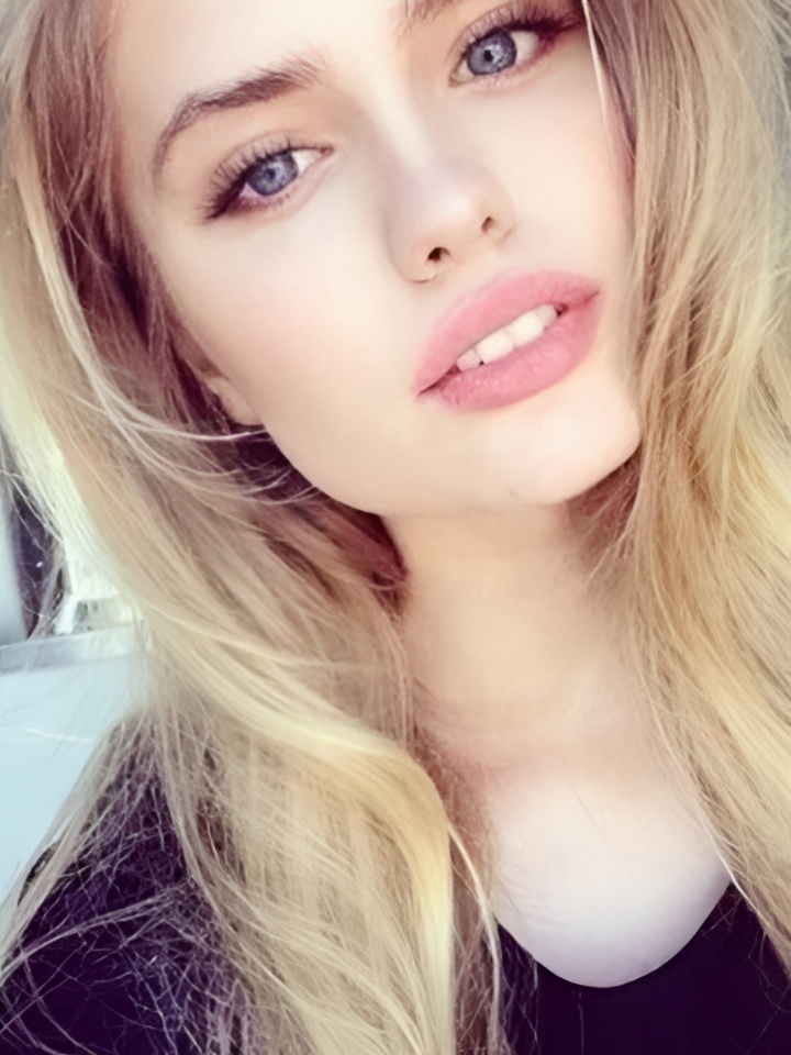 Роза привлекальеная девушка из Тамань цена от 2500 руб