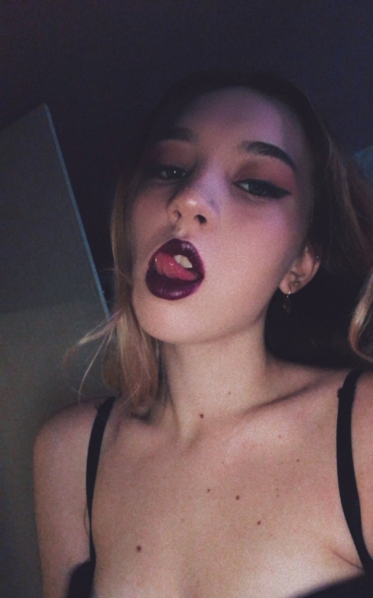 Инга привлекальеная девушка из Тамань цена от 3500 руб