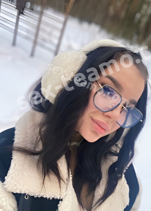 Рената привлекательная девушка из Тамань цена от 2000 руб