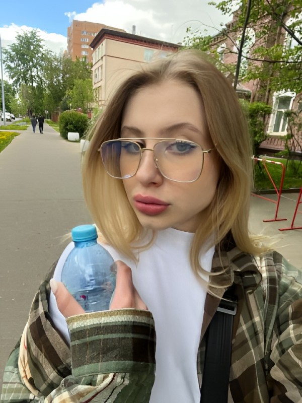 Инга привлекательная девушка из Тамань цена от 2000 руб