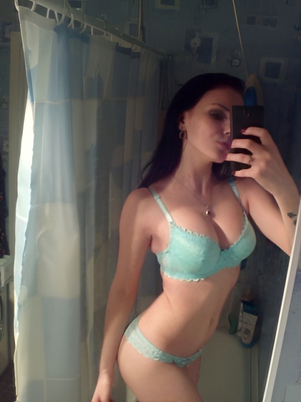 Виргиния привлекательная девушка из Тамань цена от 1500 руб